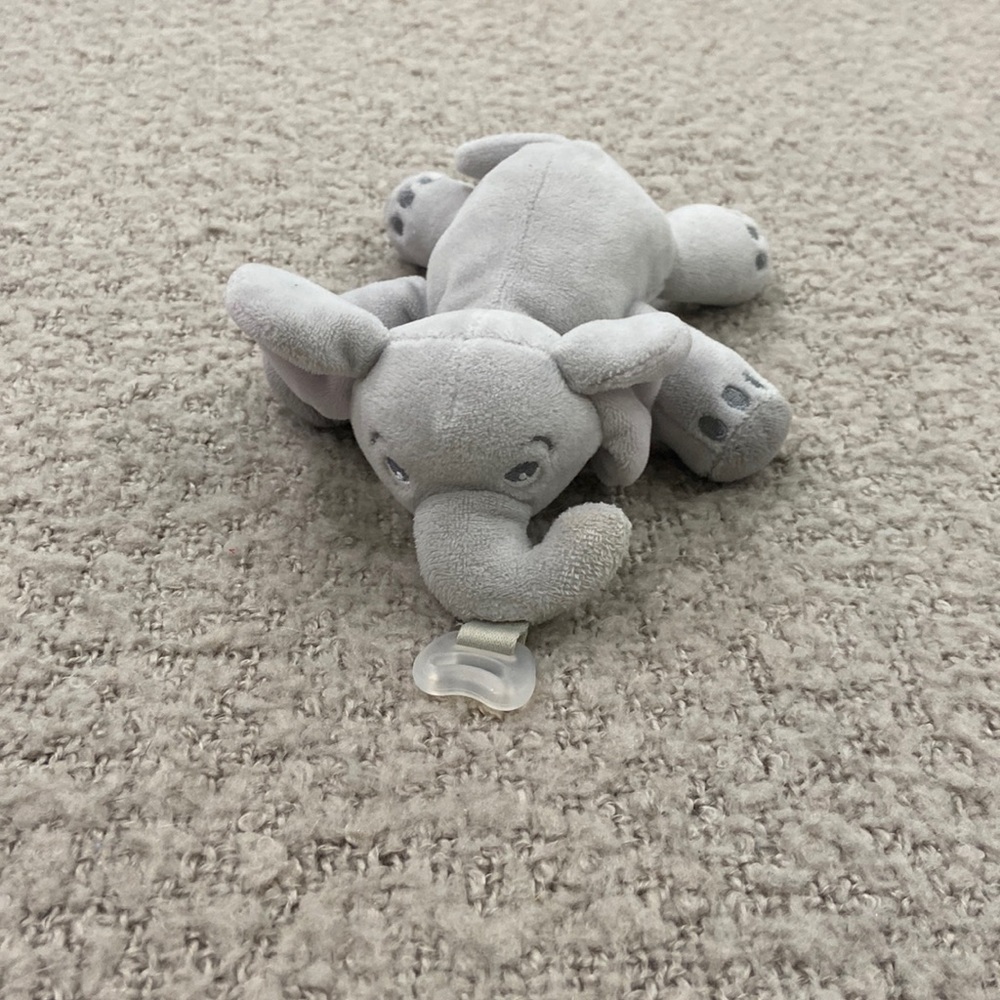 Philips Advent Elephant Pacifier Holder